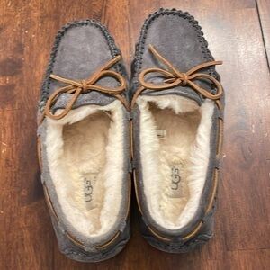 Ugg moccasin slippers, size 6, gray color